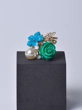 Luxe Rainbow Rosebud Ring