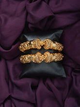 Luxe Rajwada Bangles (Gold Polish)