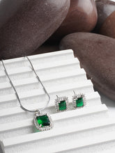 Green Stone With Zircona Chain Pendant Set