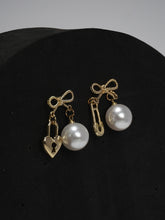 Golden Bow Pearl Earring