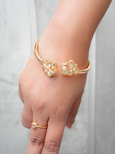 Golden Floral Kundan Bracelet