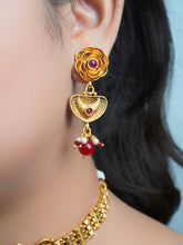 Gold Plated Choker Set With Floral Drop Earings