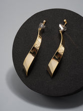 Bold Wave Earrings (Anti -Tarnish)