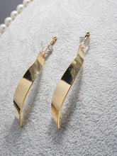 Bold Wave Earrings (Anti -Tarnish)