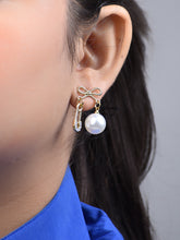 Golden Bow Pearl Earring